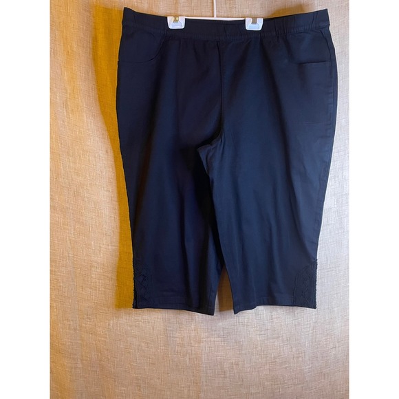 D & Co Denim Capri Pants Lace Hem Pull On Comfort Stretch Black 24W‎ - Picture 1 of 5